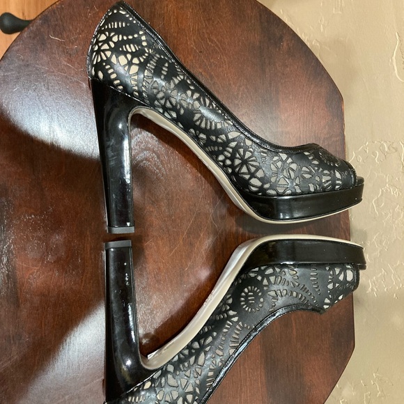 Valentino Garavani Peep Toe Laser Cut Mesh Pumps, Size 38/8, Black - Picture 8 of 13